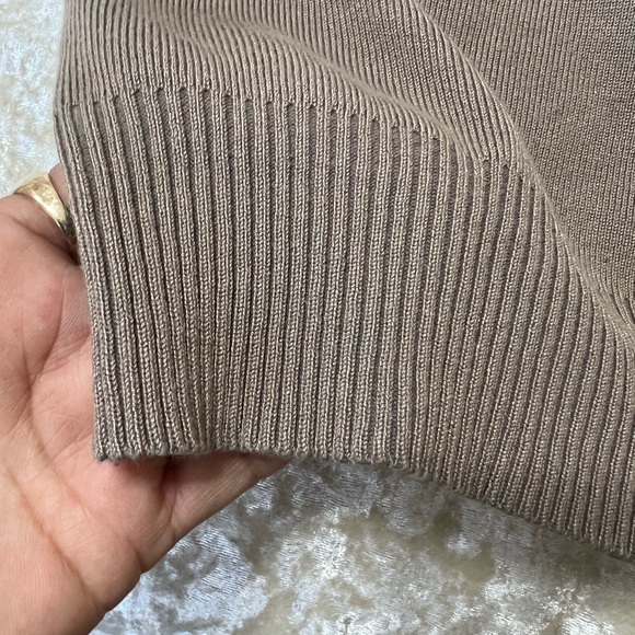 Versace - Picture 4 of 6